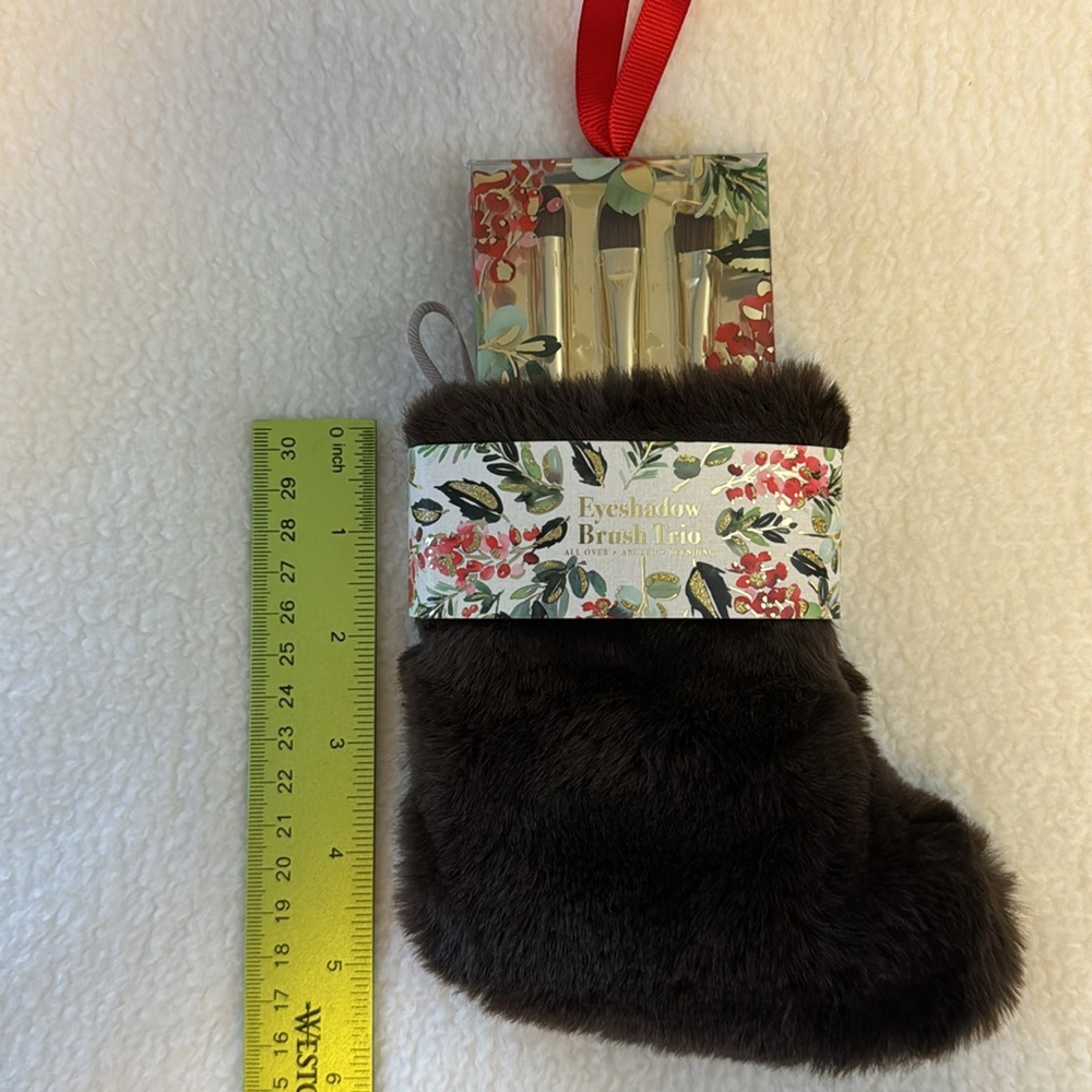Eyeshadow Brush Trio Christmas Stocking Set All Over Angled & Blending Brushes - Picture 6 of 7